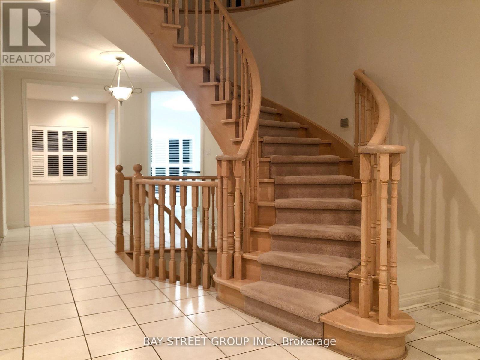 13 Pembrooke Road, Markham, Ontario  L6C 2L2 - Photo 2 - N13743892