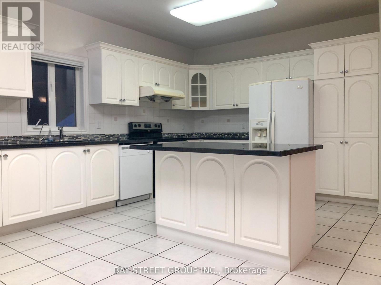 13 Pembrooke Road, Markham, Ontario  L6C 2L2 - Photo 7 - N13743892