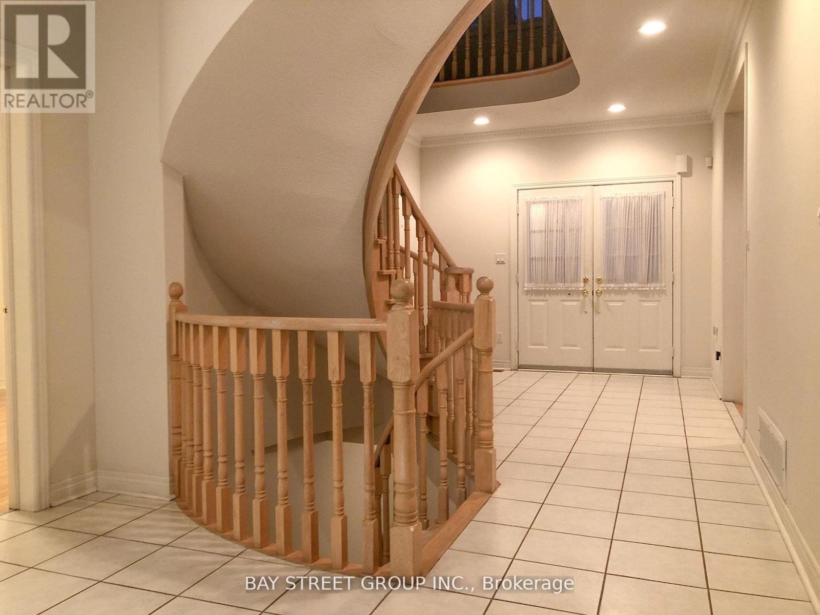 13 Pembrooke Road, Markham, Ontario  L6C 2L2 - Photo 9 - N13743892