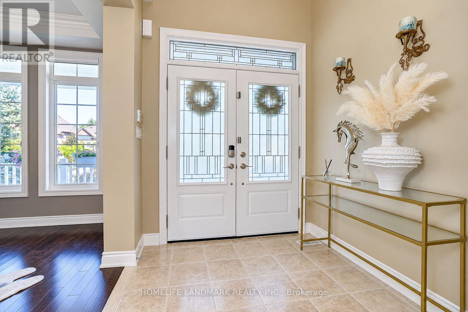 1061 Nellie Little Crescent, Newmarket, Ontario  L3X 3E3 - Photo 3 - N13743904