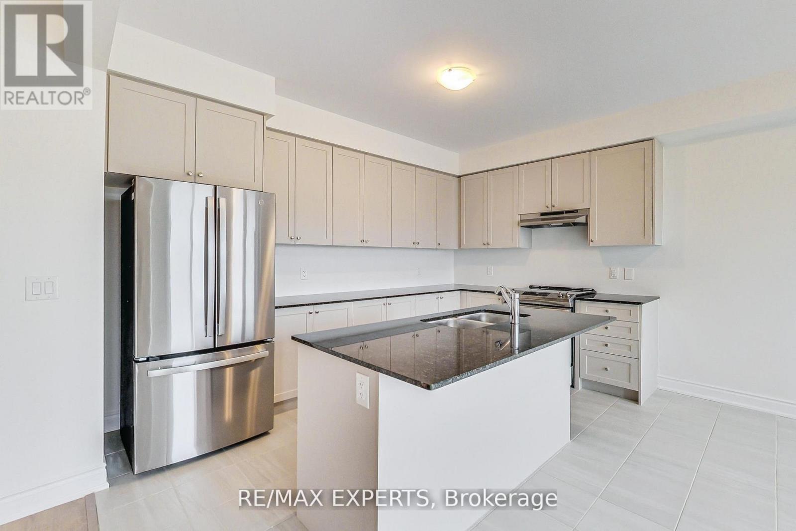 11 Union Boulevard, Wasaga Beach, Ontario  L9Z 0M6 - Photo 5 - S13743894