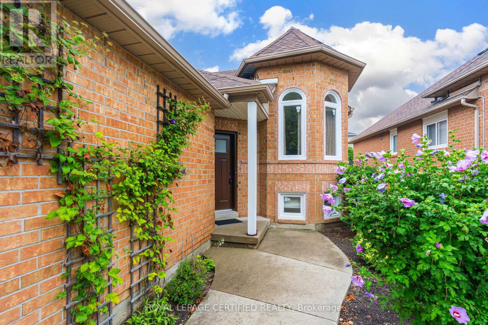 45 Springview Drive, Brampton, Ontario  L6X 4M3 - Photo 4 - W13743918