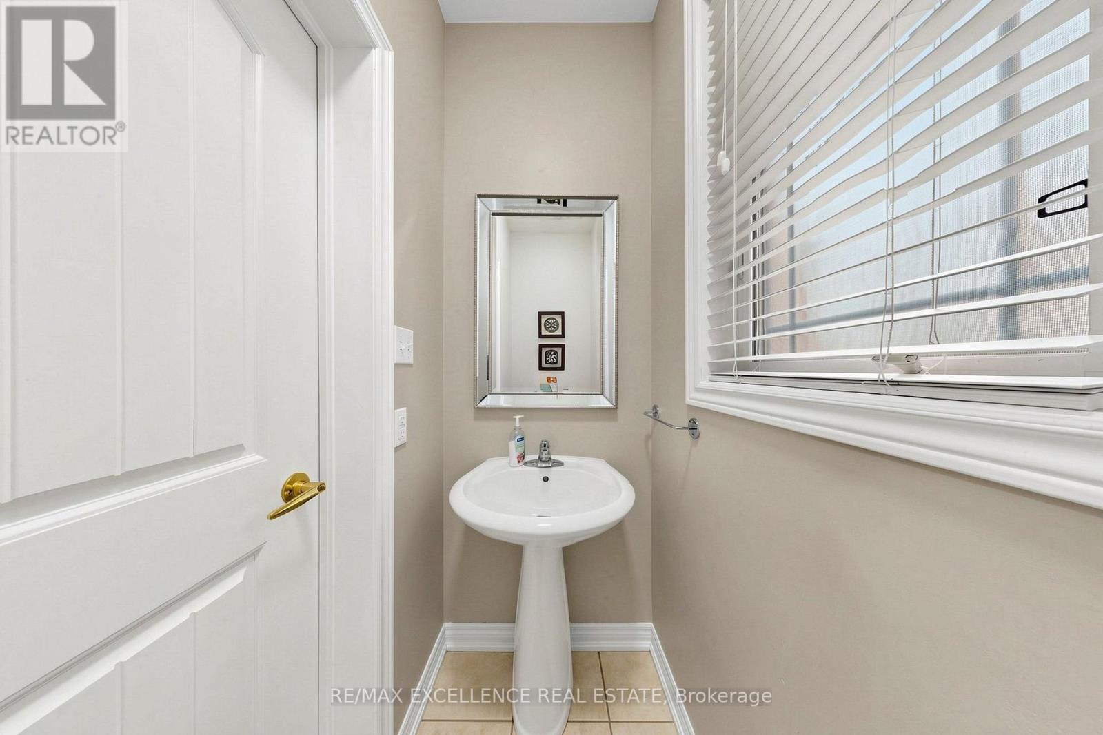 8 Lynngrove Way, Brampton, Ontario  L6P 2N7 - Photo 18 - W13743794