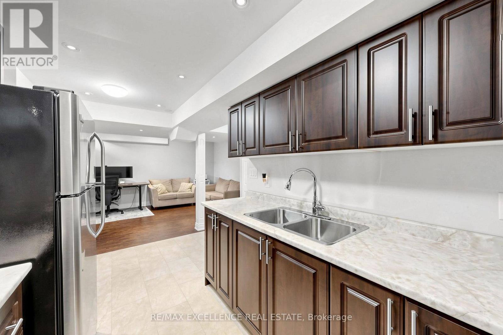 8 Lynngrove Way, Brampton, Ontario  L6P 2N7 - Photo 36 - W13743794