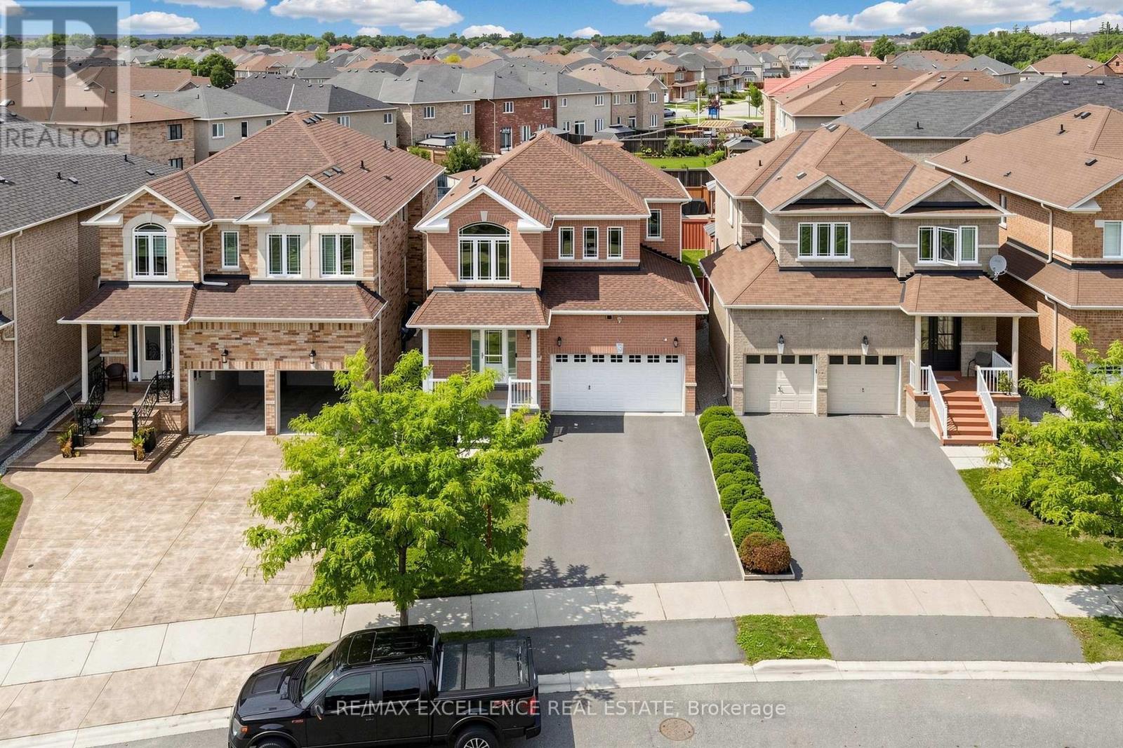 8 Lynngrove Way, Brampton, Ontario  L6P 2N7 - Photo 47 - W13743794