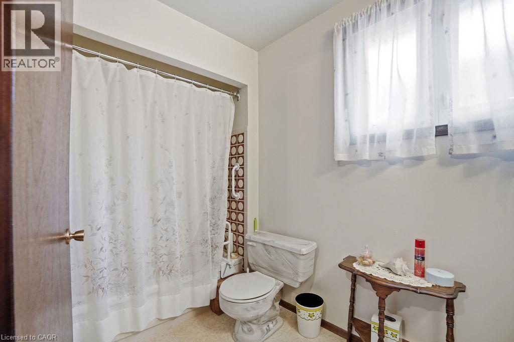 229 East 8th Street, Hamilton, Ontario  L9A 3L7 - Photo 21 - 40850628