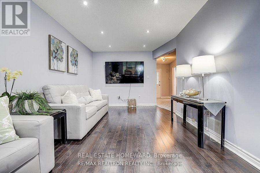 51 Steepleview Crescent, Richmond Hill, Ontario  L4C 9R3 - Photo 15 - N13744022