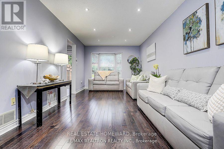 51 Steepleview Crescent, Richmond Hill, Ontario  L4C 9R3 - Photo 16 - N13744022