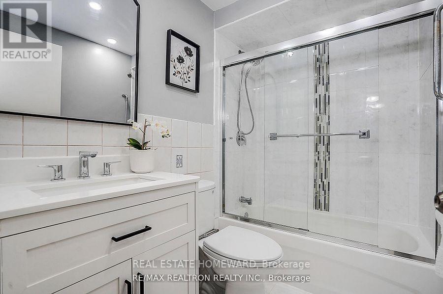 51 Steepleview Crescent, Richmond Hill, Ontario  L4C 9R3 - Photo 32 - N13744022
