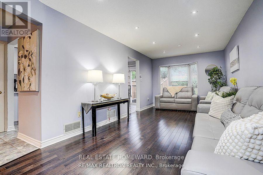 51 Steepleview Crescent, Richmond Hill, Ontario  L4C 9R3 - Photo 33 - N13744022