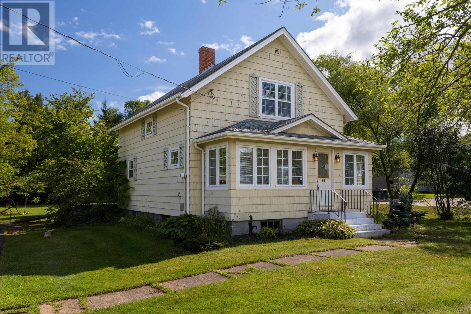 98 Mount Edward Road, Charlottetown, Prince Edward Island  C1A 5S7 - Photo 3 - 202622386