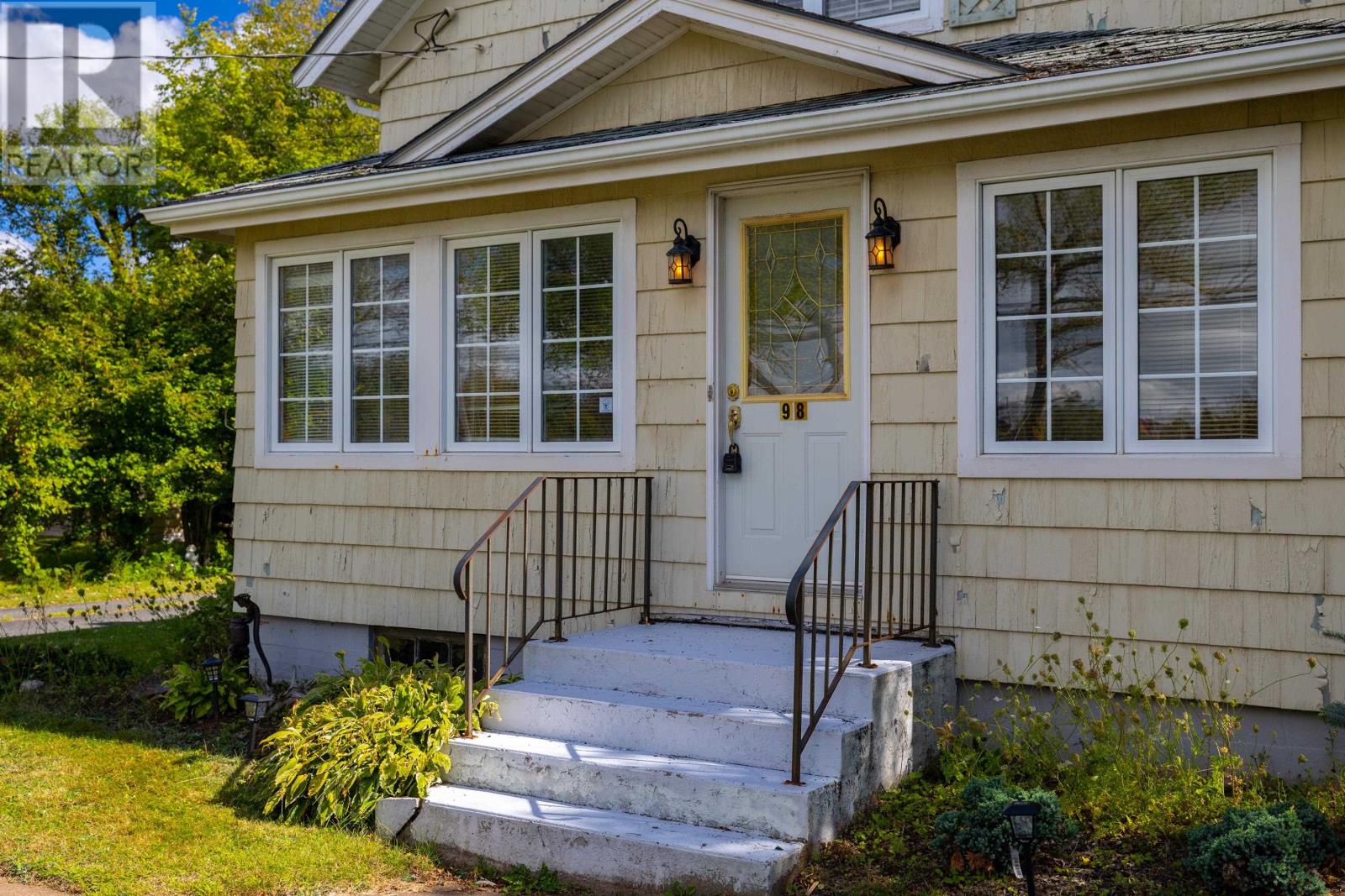 98 Mount Edward Road, Charlottetown, Prince Edward Island  C1A 5S7 - Photo 4 - 202622386