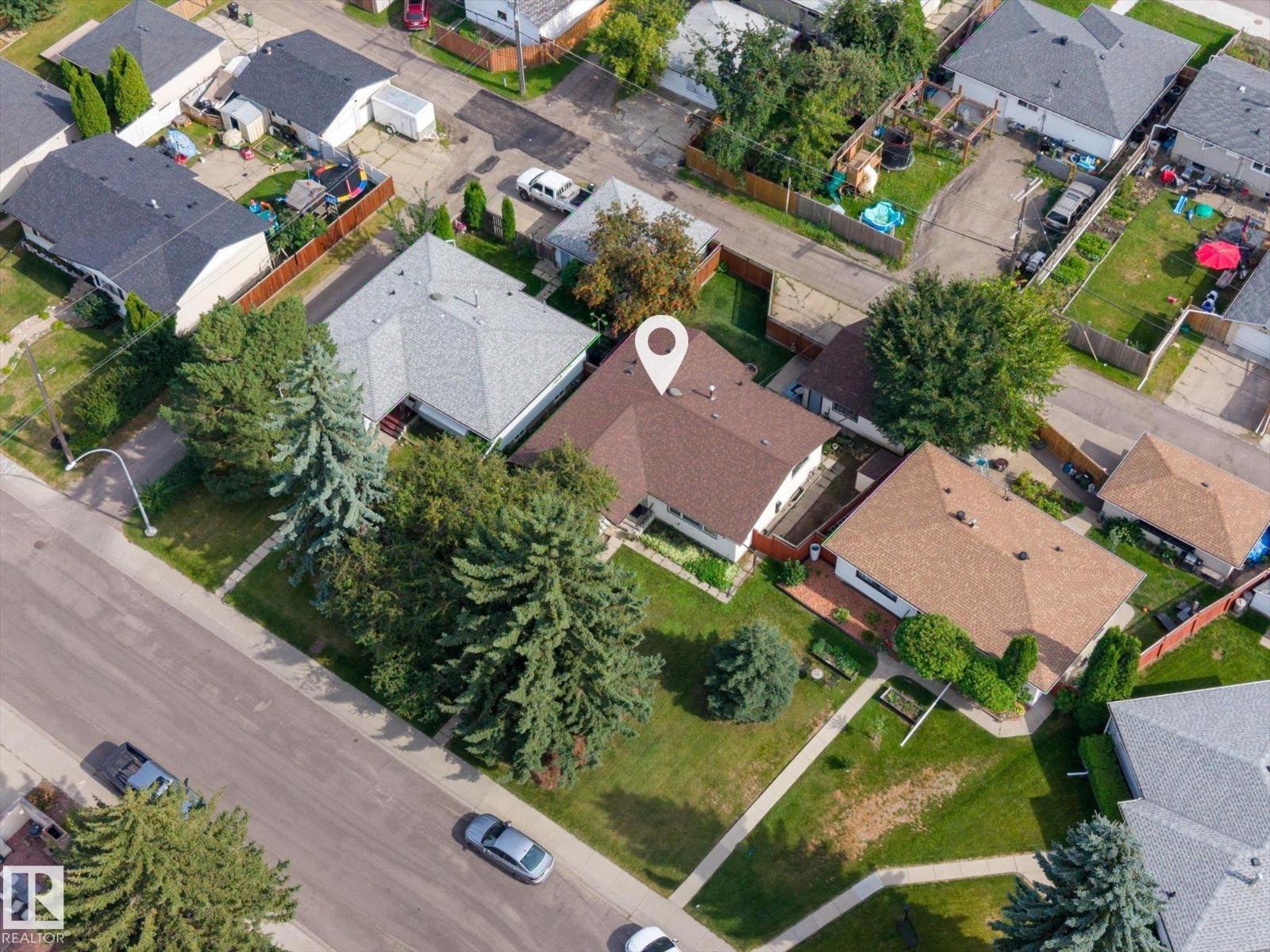 8905 157 St Nw, Edmonton, Alberta  T5R 2A6 - Photo 2 - E4507035