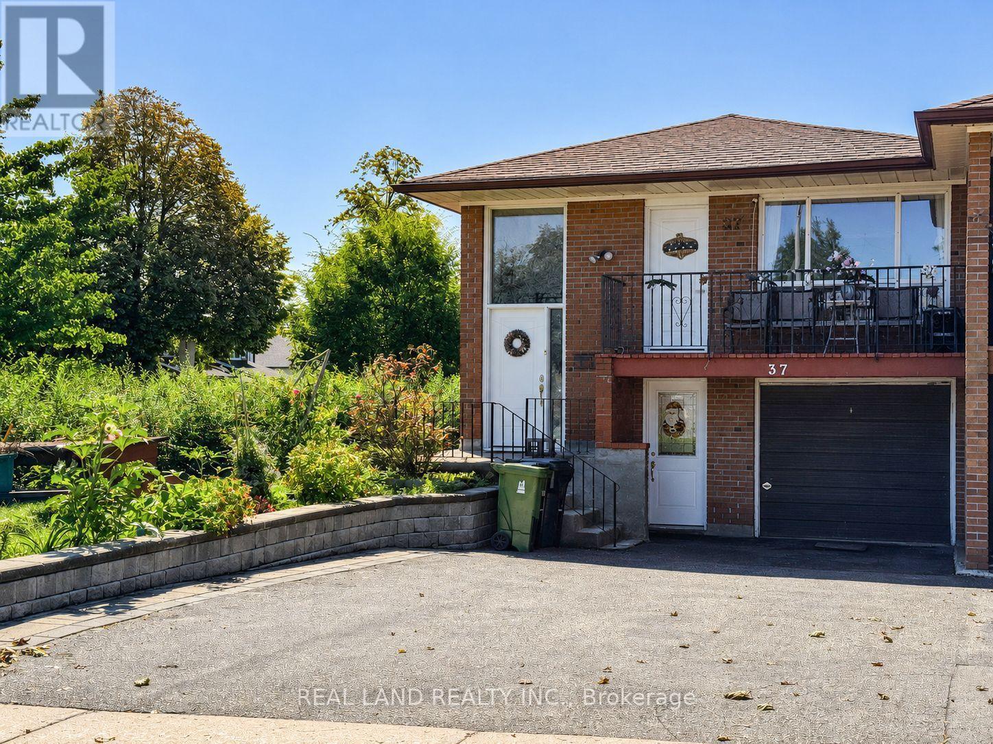 37 Pawnee Avenue, Toronto, Ontario  M2H 3C6 - Photo 2 - C13726332