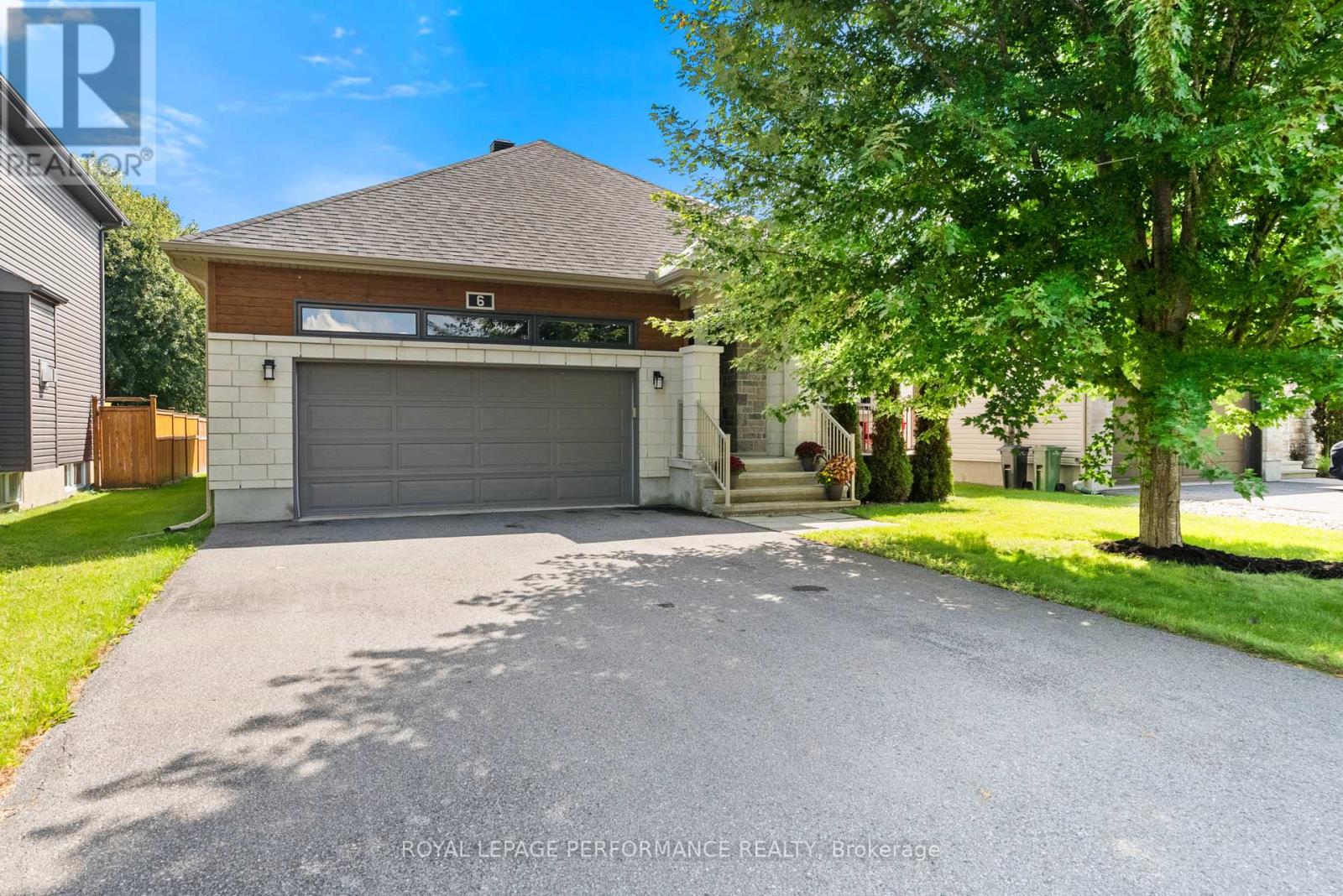 6 BRICKYARD DRIVE, Russell, Ontario