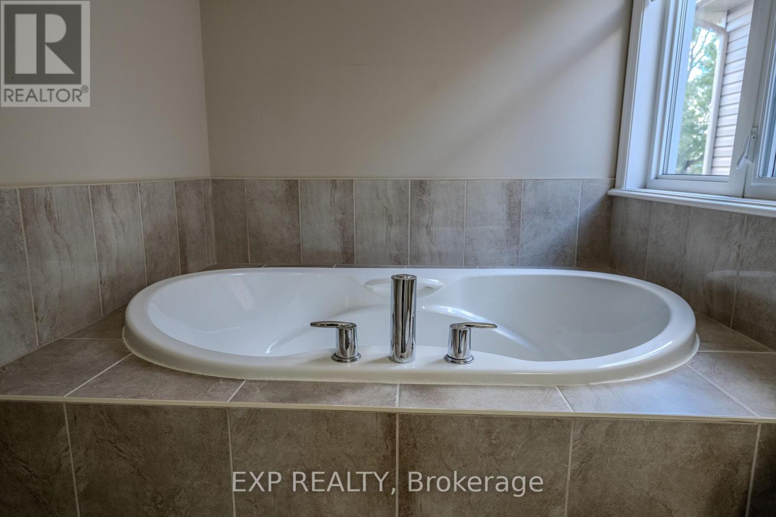 845 Contour Street, Ottawa, Ontario  K1W 0G6 - Photo 23 - X13744072