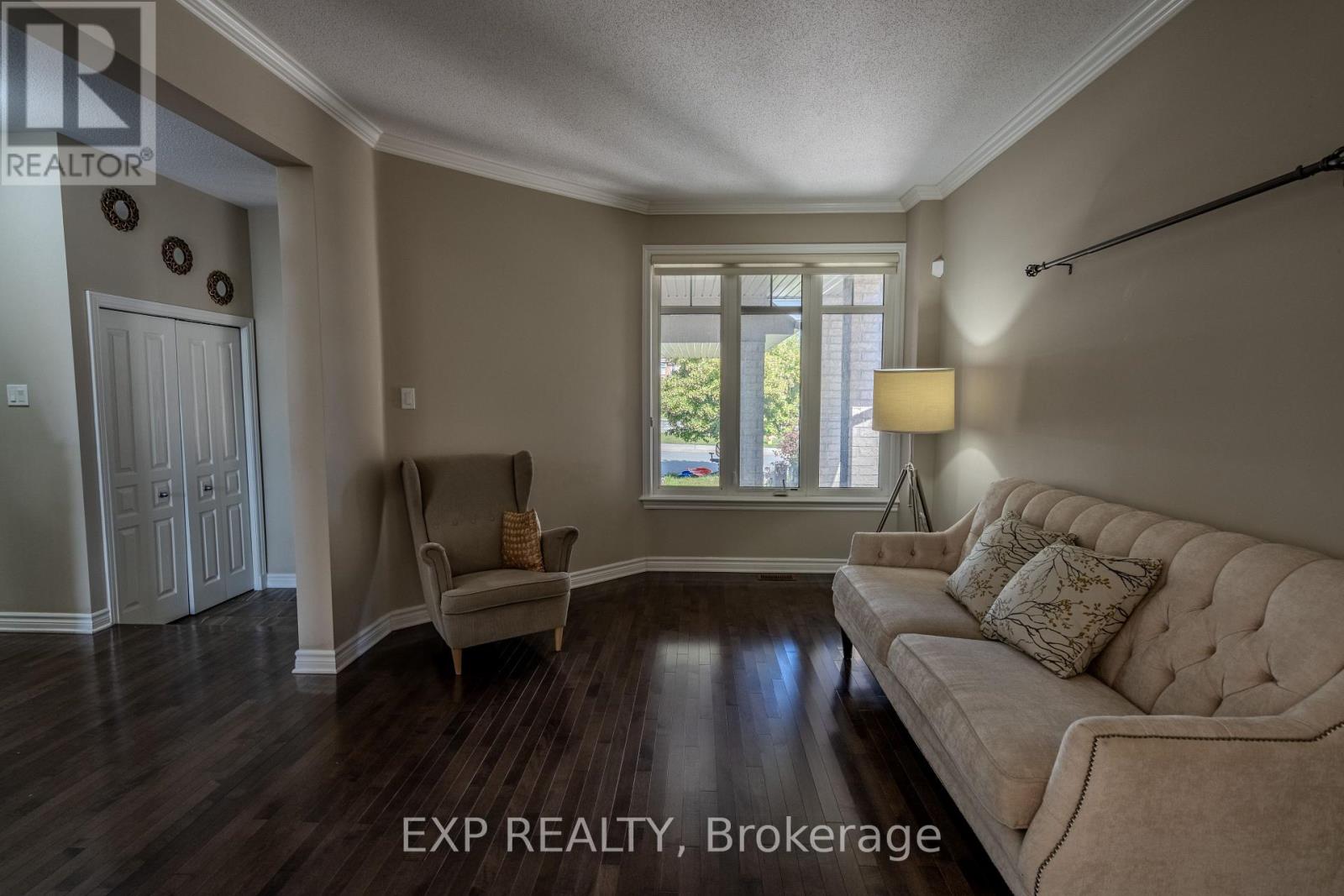 845 Contour Street, Ottawa, Ontario  K1W 0G6 - Photo 4 - X13744072