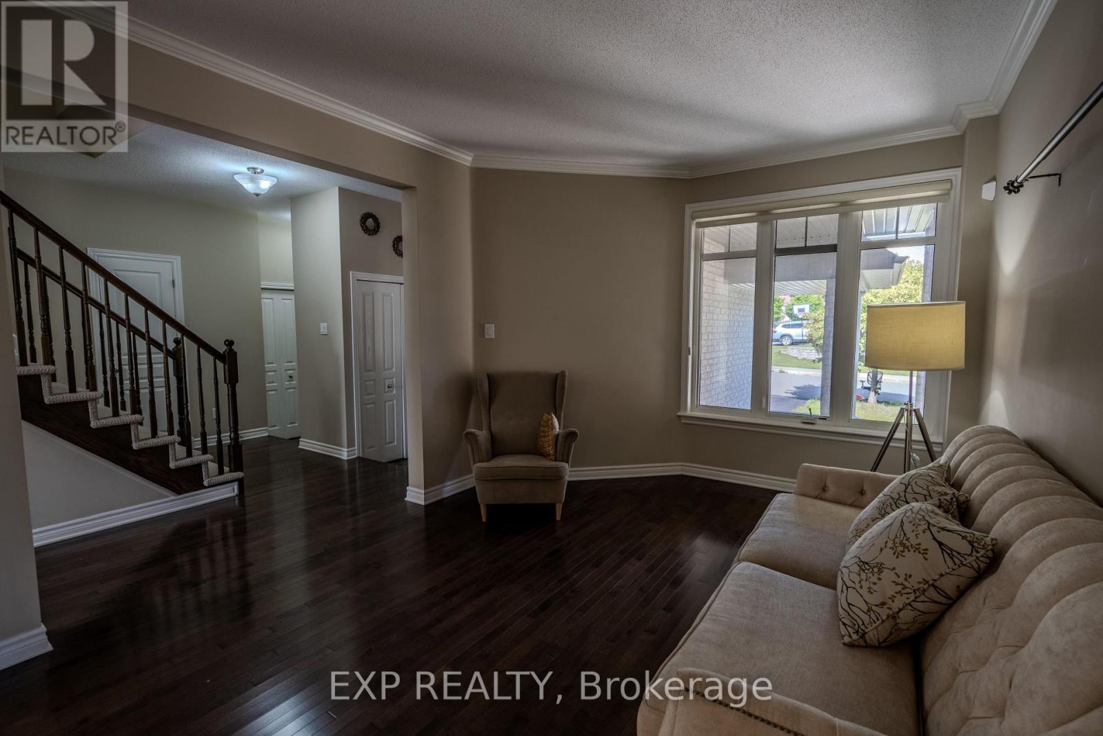 845 Contour Street, Ottawa, Ontario  K1W 0G6 - Photo 5 - X13744072