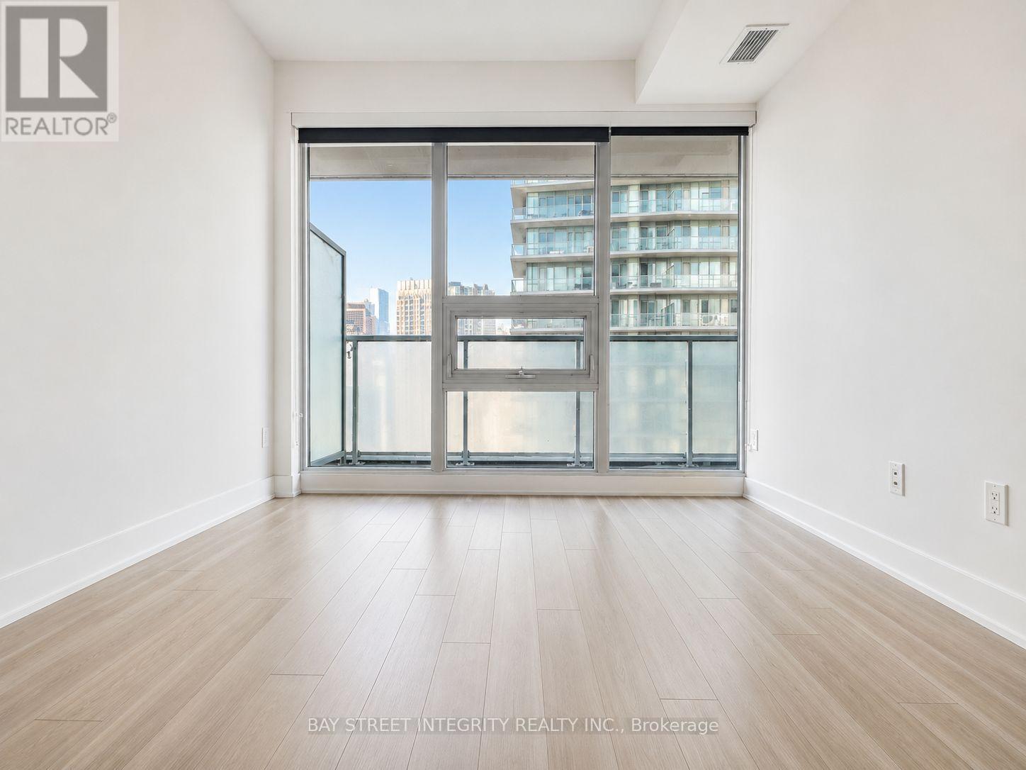2001 - 19 Bathurst Street, Toronto, Ontario  M5V 0N2 - Photo 10 - C13744068