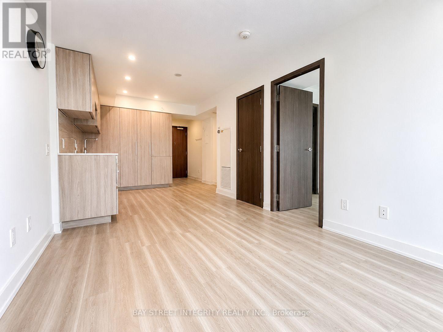 2001 - 19 Bathurst Street, Toronto, Ontario  M5V 0N2 - Photo 6 - C13744068