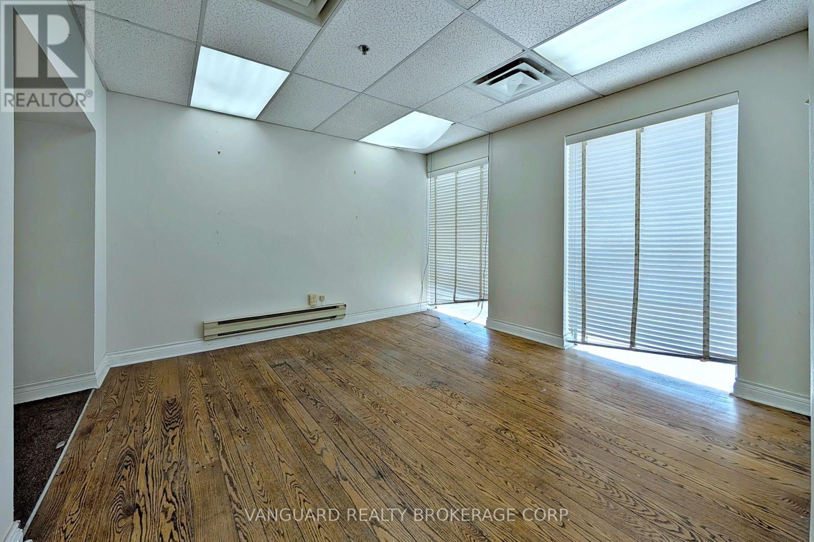 90-92 Martin Ross Avenue, Toronto, Ontario M3J 2L4 - Photo 11 - W13466898