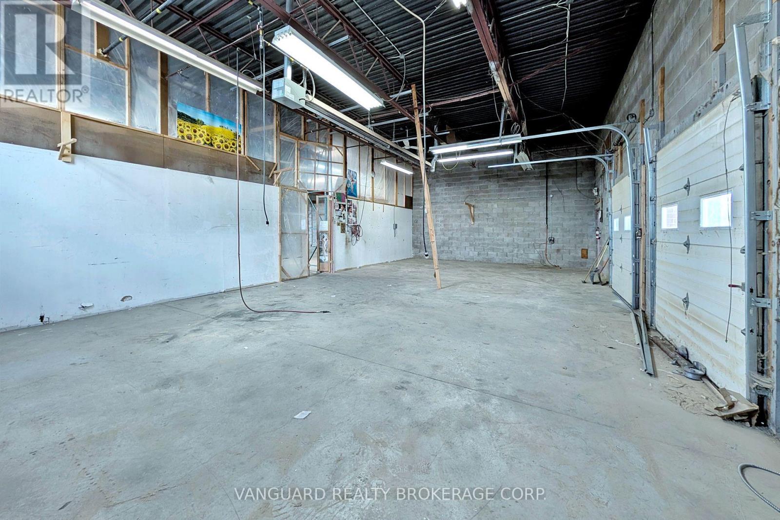90-92 Martin Ross Avenue, Toronto, Ontario M3J 2L4 - Photo 26 - W13466898