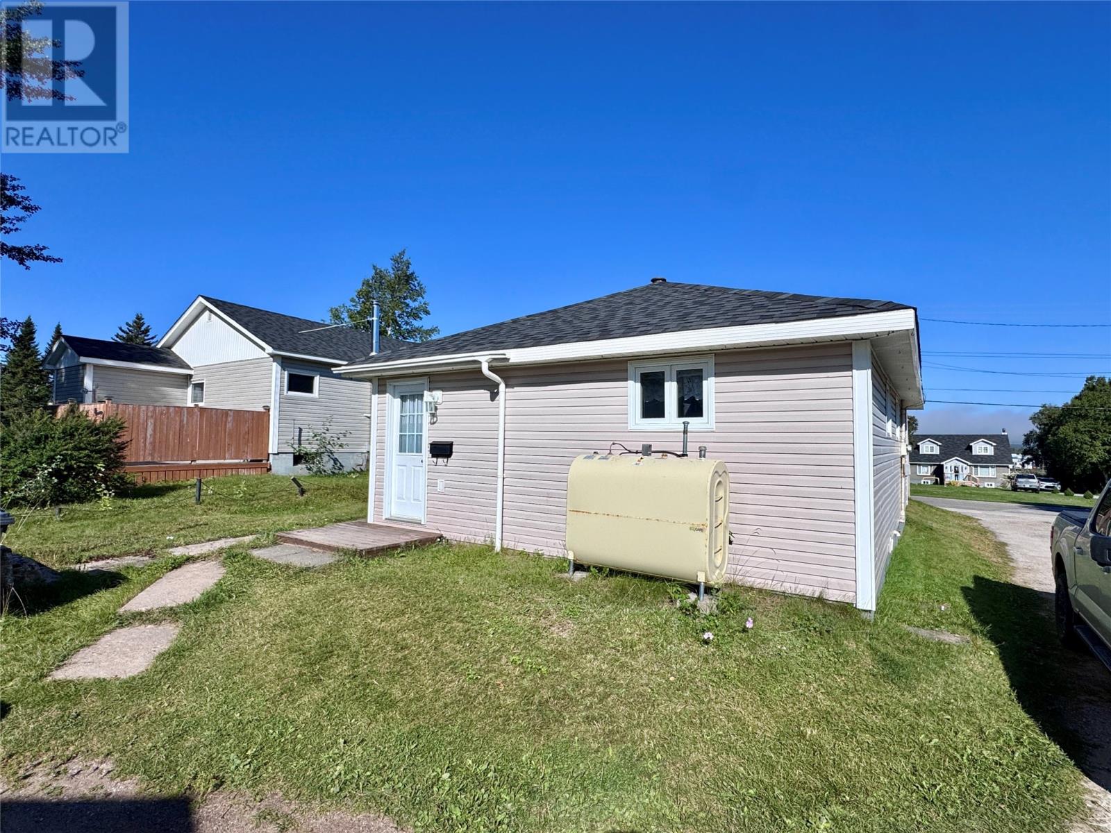 10 Hancocks Road, Deer Lake — photo 4