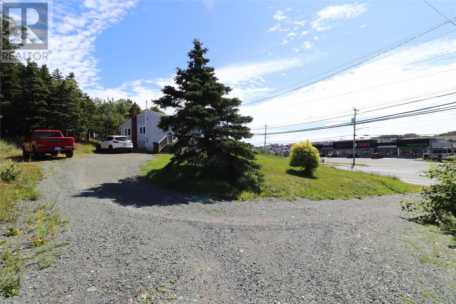 1462 Topsail Road, Paradise