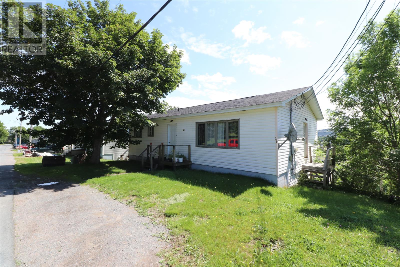 19 Patrick Street, Carbonear — photo 15