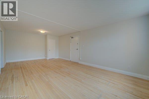 141 Chapel Street, Kitchener, Ontario  N2H 2T6 - Photo 5 - 40860515