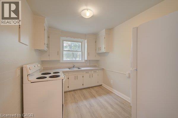 141 Chapel Street, Kitchener, Ontario  N2H 2T6 - Photo 6 - 40860515