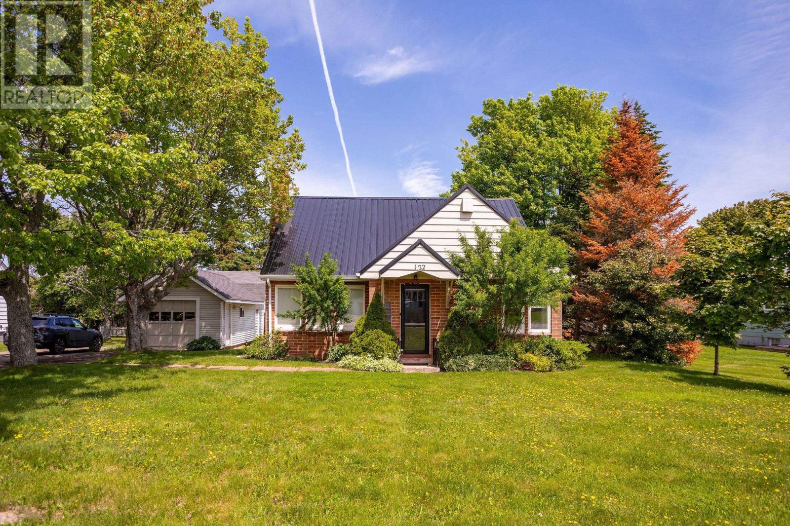 122 Brackley Point Road, Charlottetown, Prince Edward Island  C1A 6Y4 - Photo 1 - 202622392