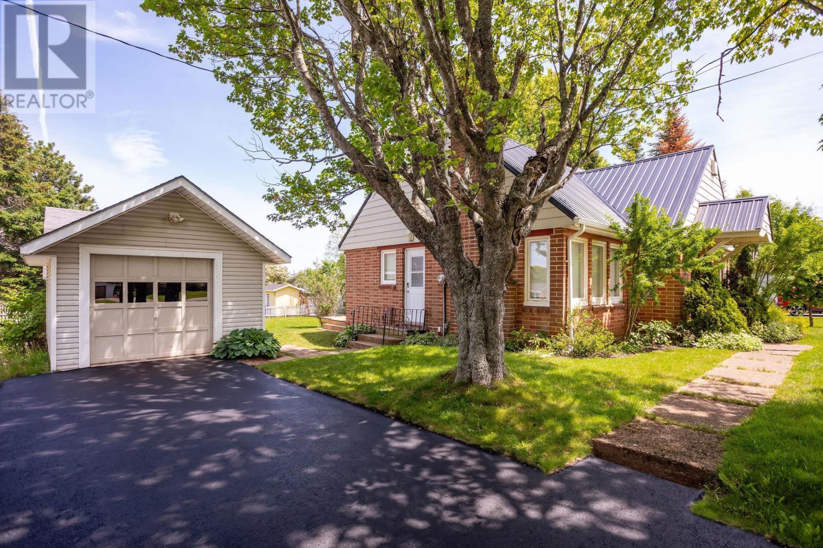 122 Brackley Point Road, Charlottetown, Prince Edward Island  C1A 6Y4 - Photo 3 - 202622392