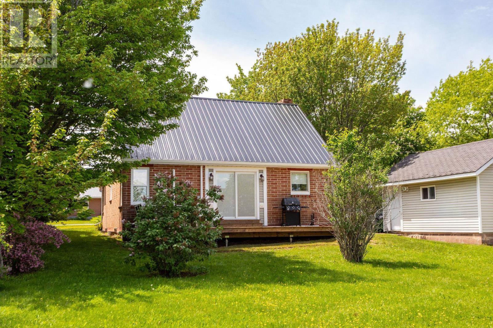 122 Brackley Point Road, Charlottetown, Prince Edward Island  C1A 6Y4 - Photo 33 - 202622392