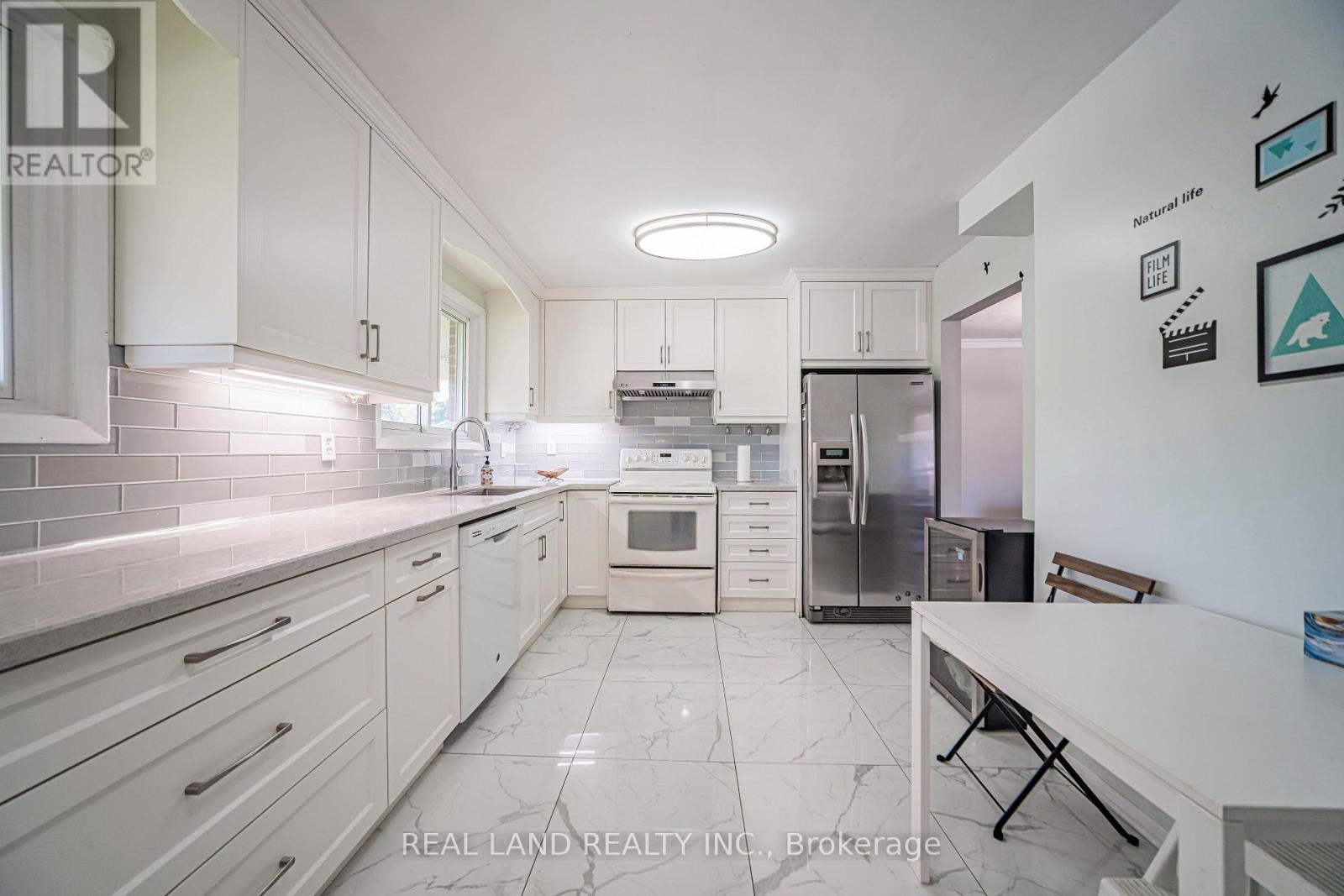 37 Pawnee Avenue, Toronto, Ontario  M2H 3C6 - Photo 14 - C13726332