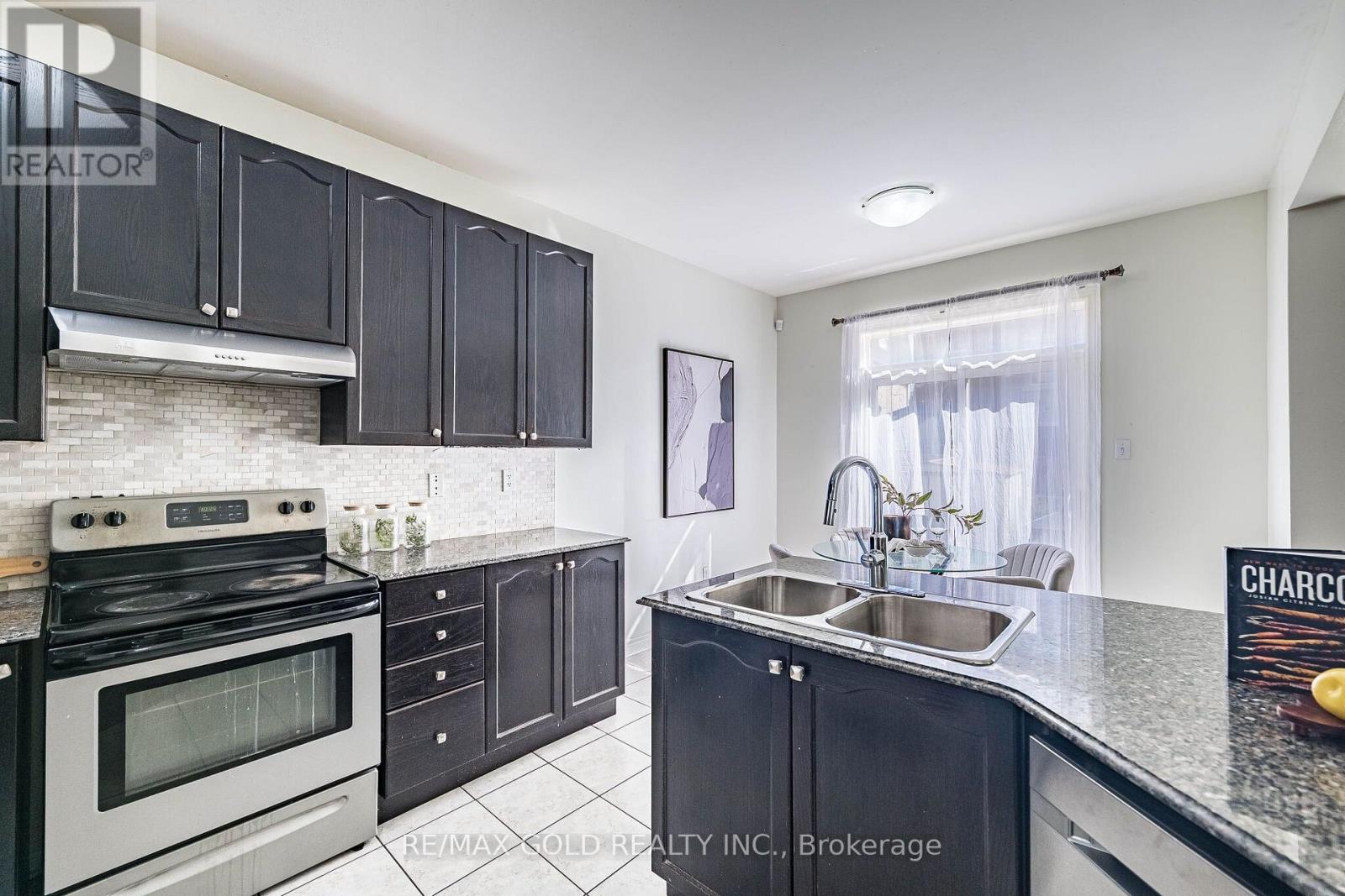 49 Baby Pointe Trail, Brampton, Ontario  L7A 0W3 - Photo 26 - W13702032