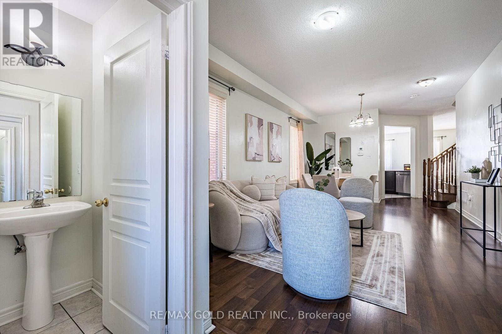 49 Baby Pointe Trail, Brampton, Ontario  L7A 0W3 - Photo 7 - W13702032