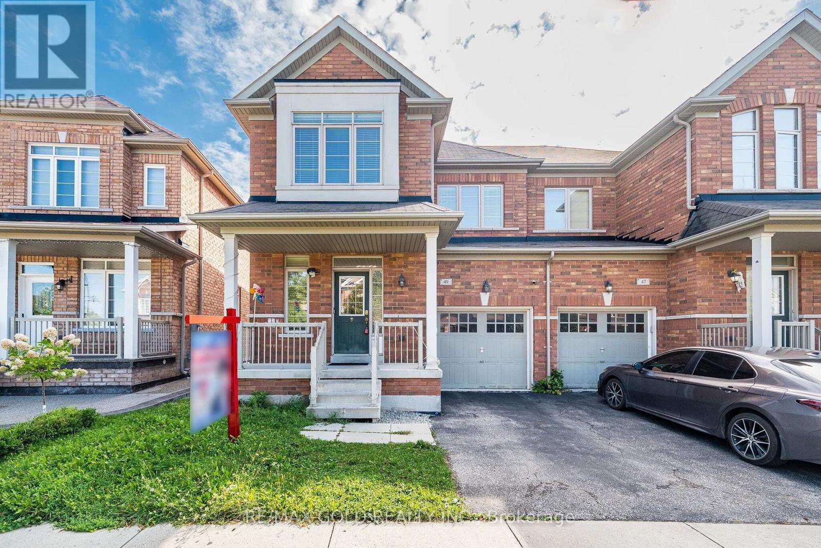 49 Baby Pointe Trail, Brampton, Ontario  L7A 0W3 - Photo 3 - W13702032
