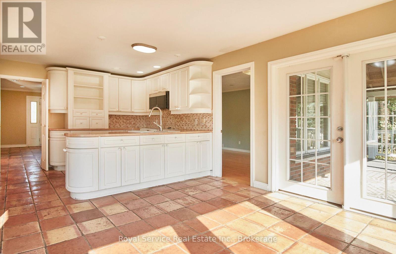 650 LAKE RIDGE ROAD