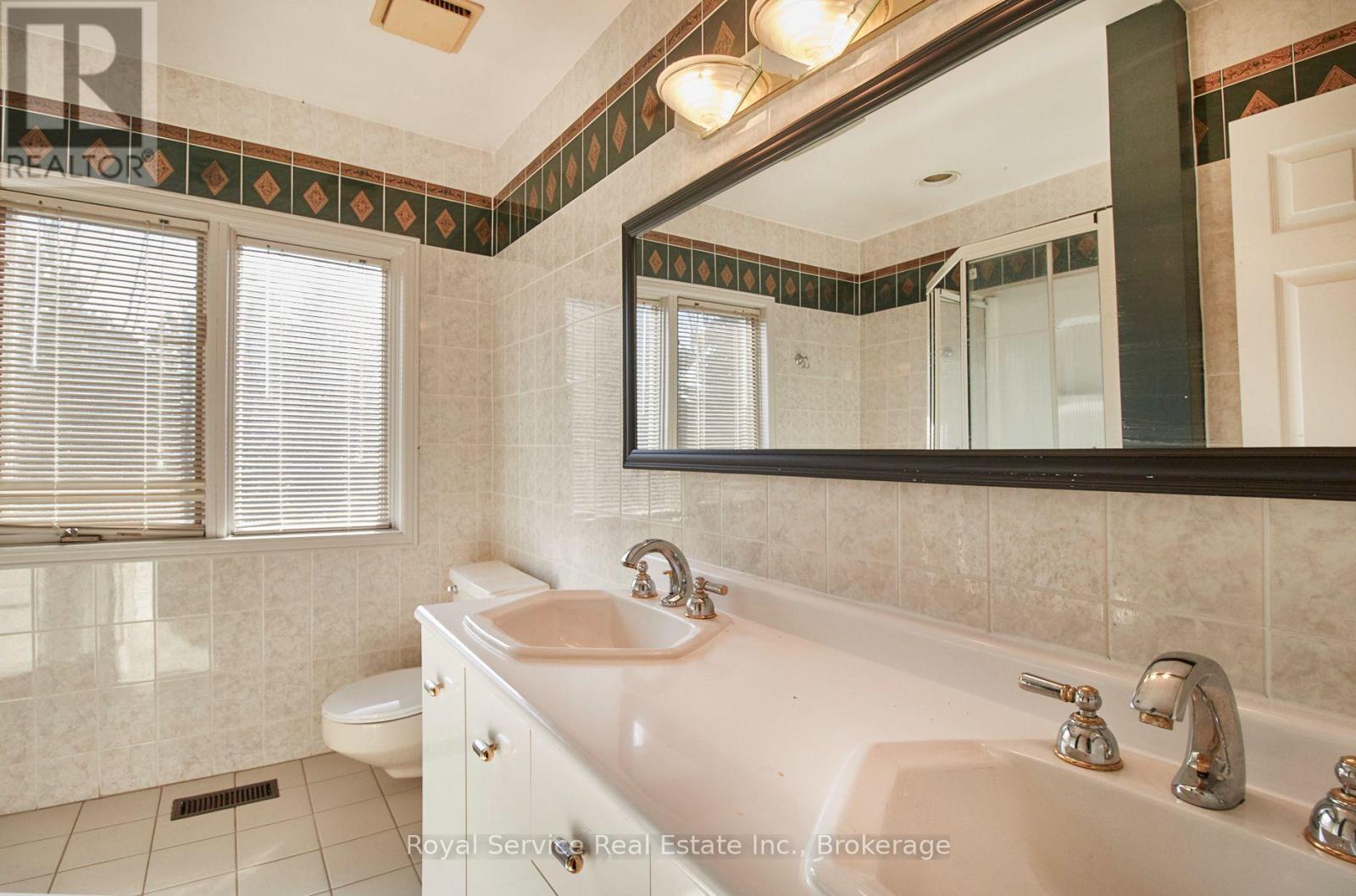 650 Lake Ridge Road, Ajax, Ontario  L1Z 1W9 - Photo 17 - E13744110