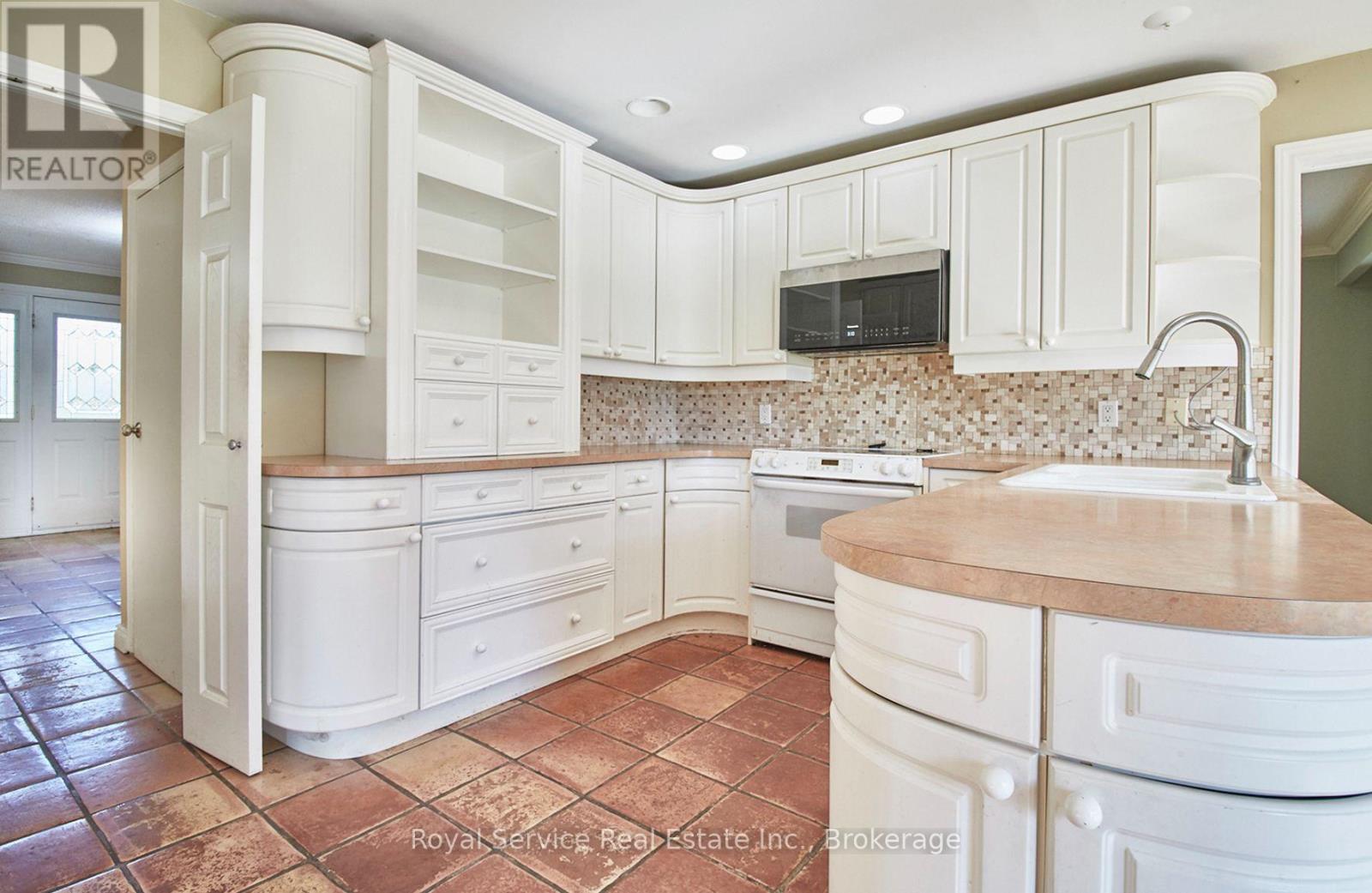 650 Lake Ridge Road, Ajax, Ontario  L1Z 1W9 - Photo 8 - E13744110