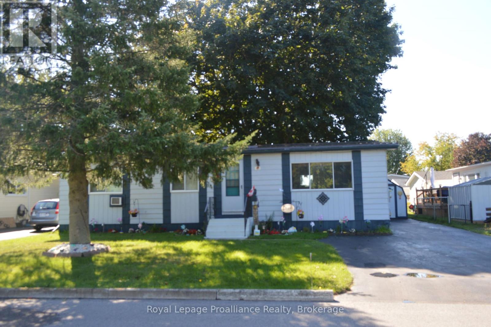 17 Warbler Lane, Quinte West, Ontario  K8N 4Z3 - Photo 1 - X13744088