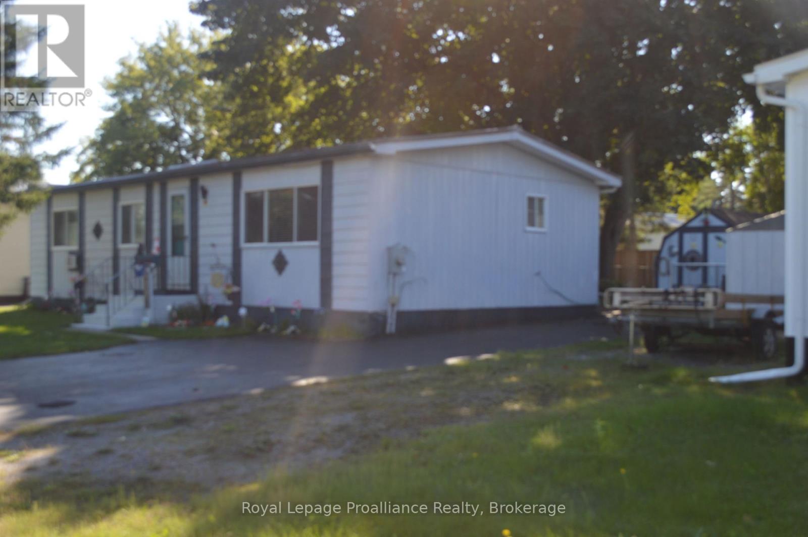 17 Warbler Lane, Quinte West, Ontario  K8N 4Z3 - Photo 2 - X13744088