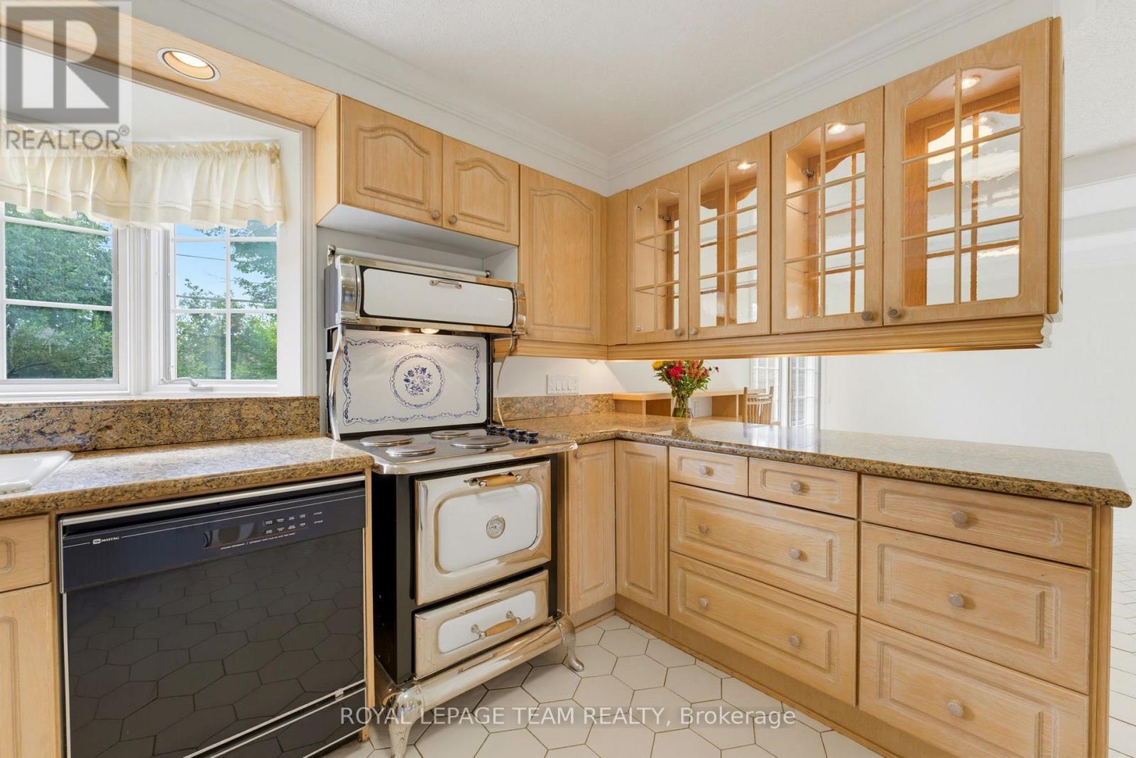115 Beaver Ridge, Ottawa, Ontario  K2E 6E5 - Photo 11 - X13744094