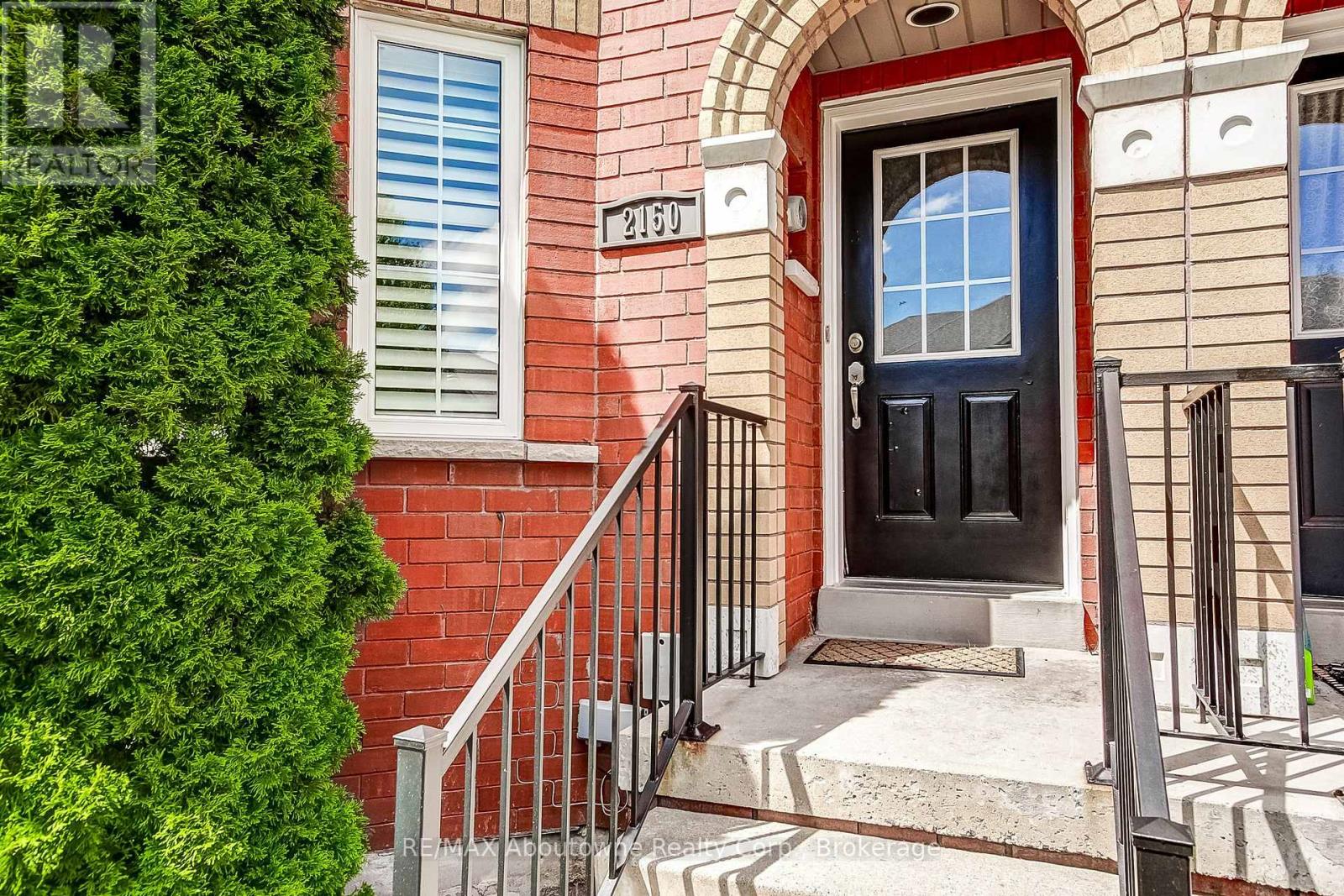 2150 Forest Gate Park, Oakville, Ontario  L6M 4B4 - Photo 2 - W13744122
