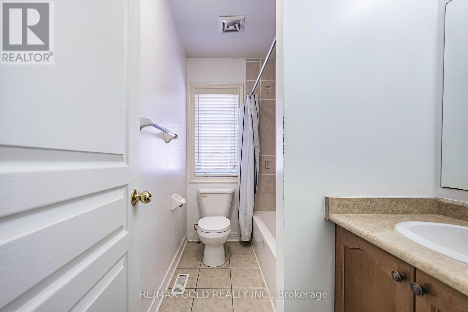 49 Baby Pointe Trail, Brampton, Ontario  L7A 0W3 - Photo 43 - W13702032