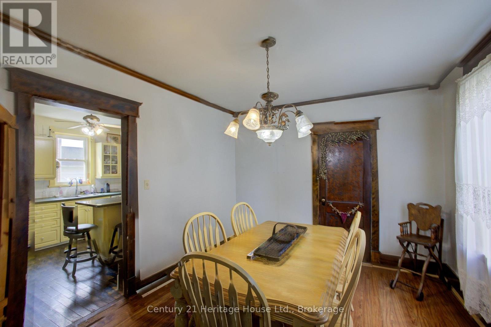 180 Bruce Street S, West Grey, Ontario  N0G 1R0 - Photo 11 - X13744126