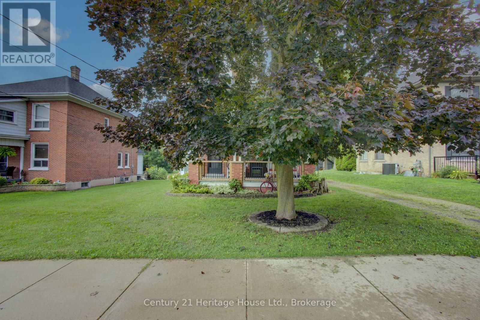 180 Bruce Street S, West Grey, Ontario  N0G 1R0 - Photo 2 - X13744126