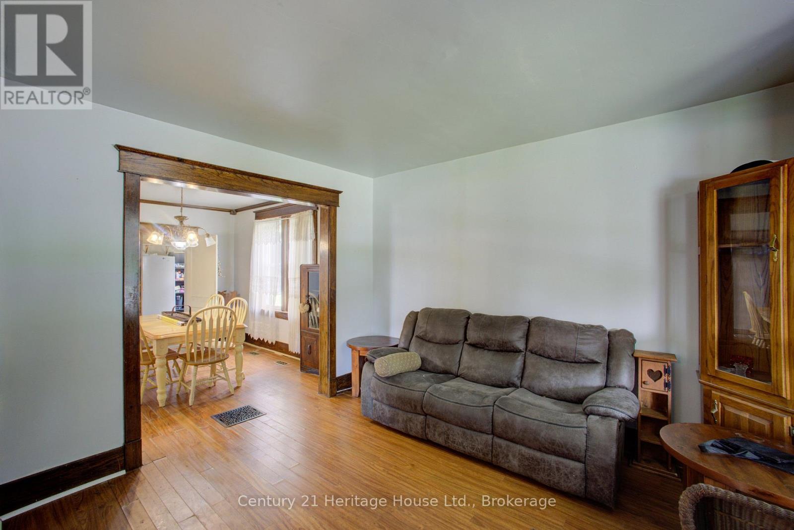 180 Bruce Street S, West Grey, Ontario  N0G 1R0 - Photo 7 - X13744126