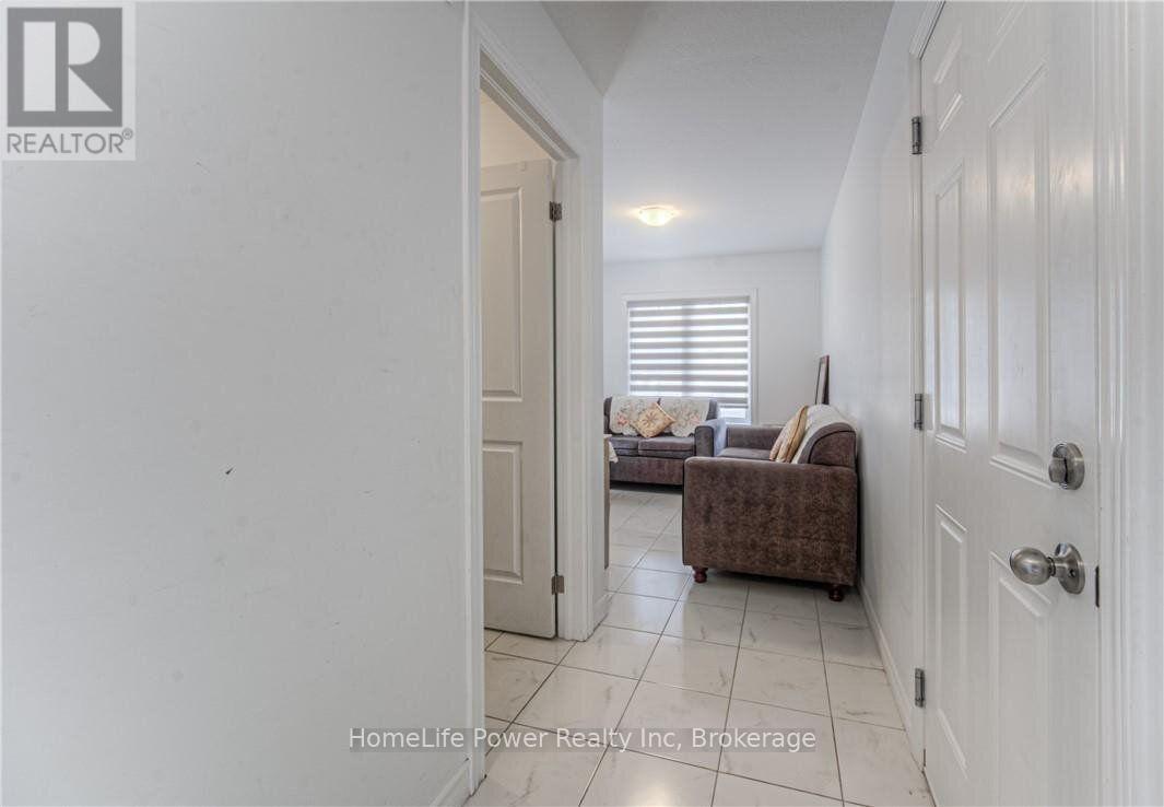 513 Woodlea Court, Kitchener, Ontario  N2R 1R7 - Photo 5 - X13744148